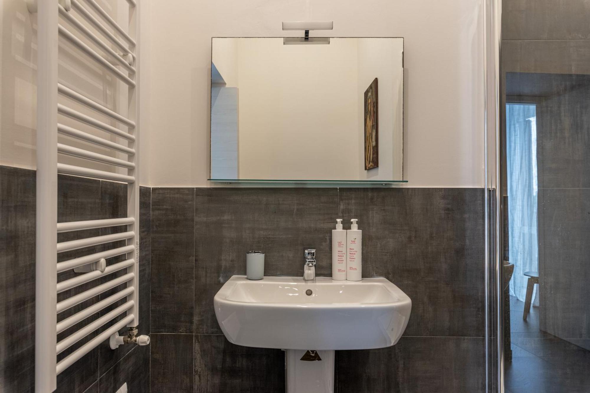 Apartments La Cala By Wonderful Italy Палермо Екстериор снимка