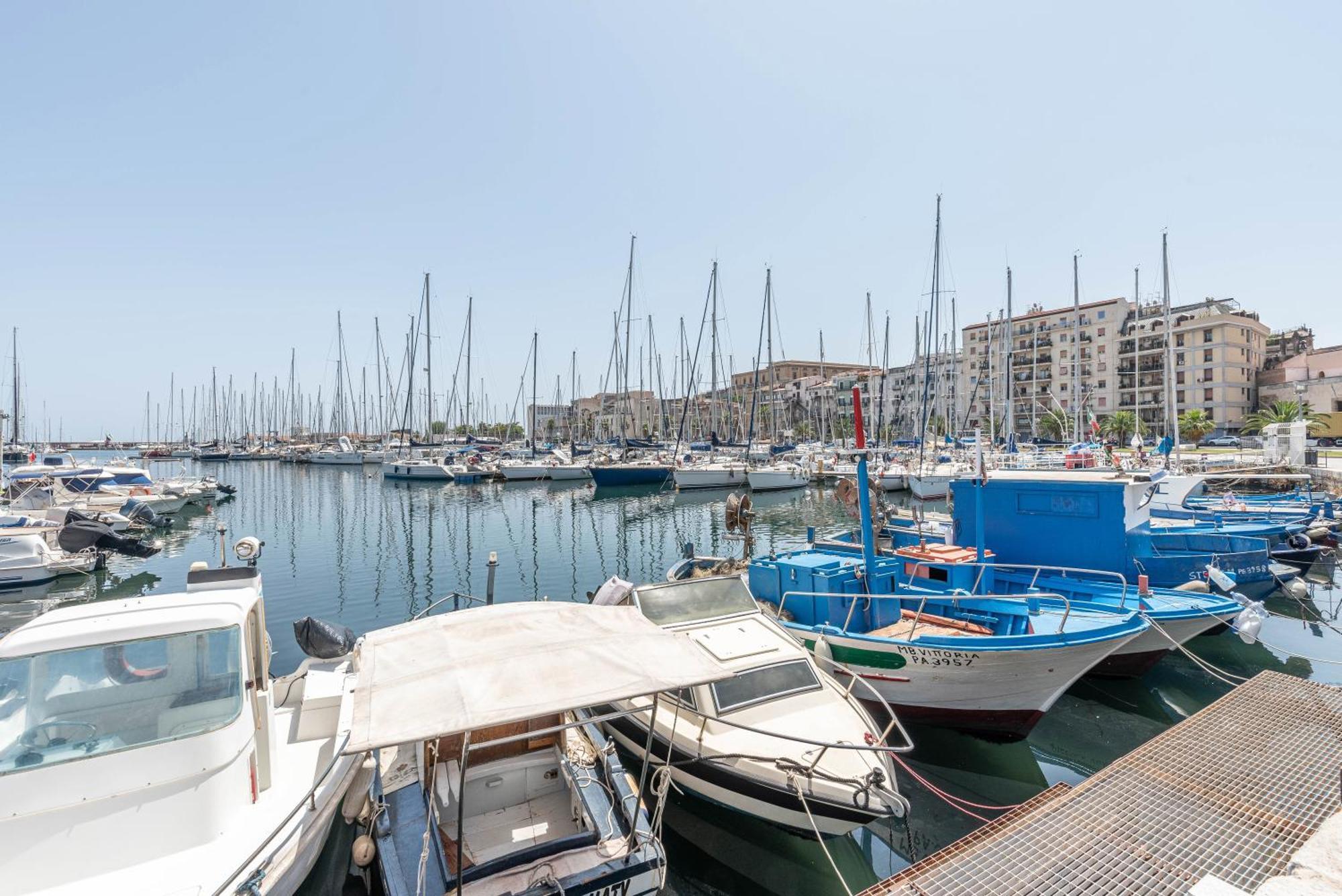 Apartments La Cala By Wonderful Italy Палермо Екстериор снимка